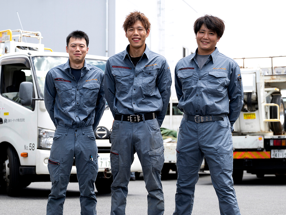 電車線工事の仕事風景