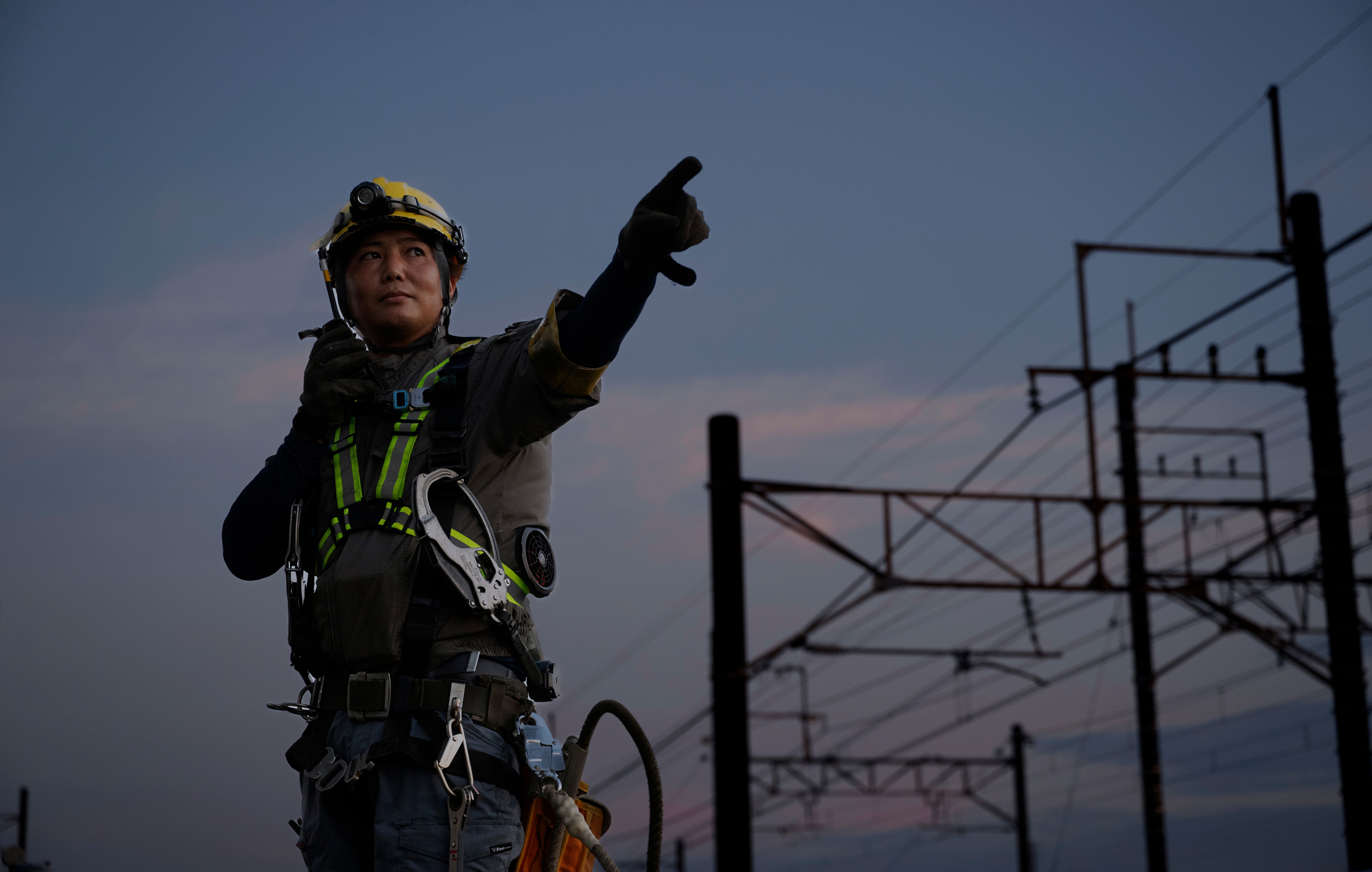 電車線工事の仕事風景